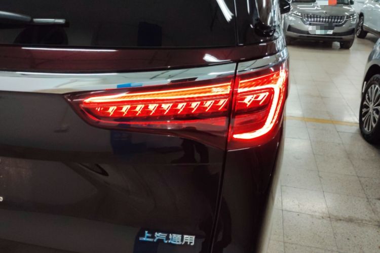 Used Buick GL8 2022 Facelift Avenir Aivia Six-Seat Deluxe Edition Right Rear Taillight