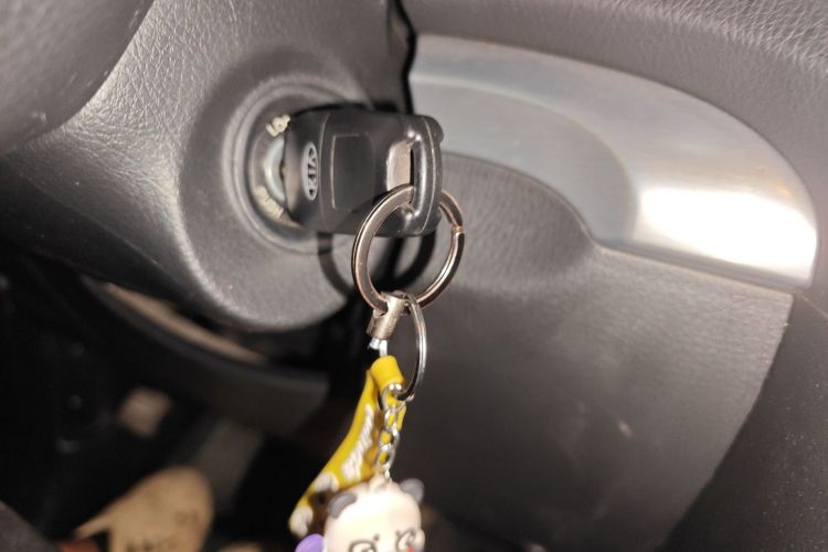 Used Kia Sorento 2009 2.4L Comfort Edition Vehicle Key