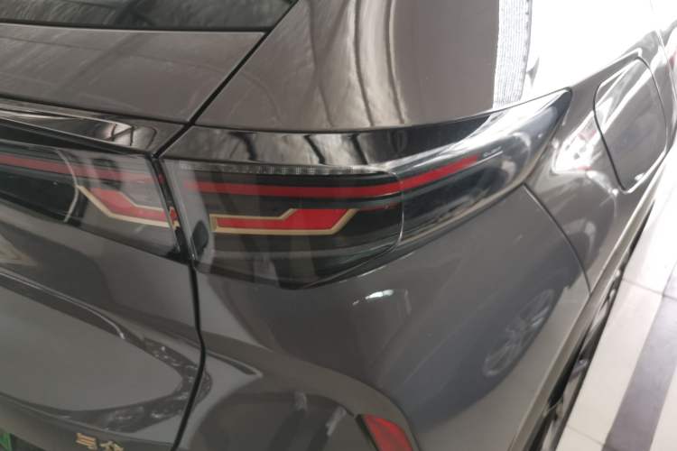 Used Volkswagen ID.UNYX 2024 Pro Long-Range Version Right Rear Taillight