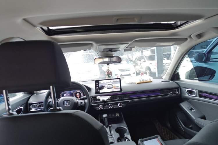 Used Honda Civic 2023 240TURBO CVT Dynamic Edition Headliner