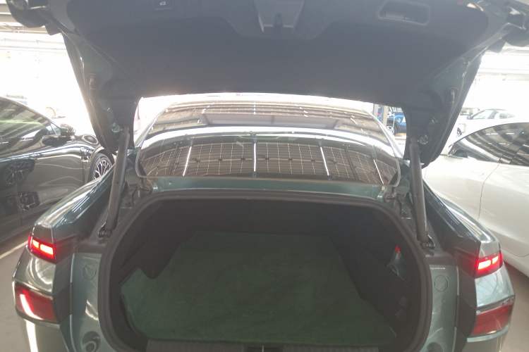 Used XPeng P7 2023 P7i 610 Max Performance Edition Trunk