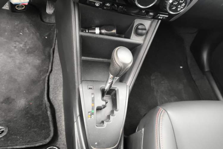 Used Toyota YARiS L Zhi Xuan 2016 Revised 1.5E CVT Charming Edition
