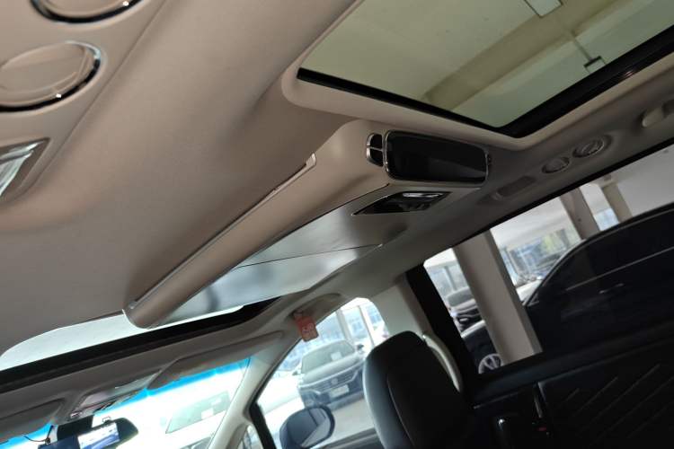 Used Honda Elysion 2019 2.0L Hybrid Luxury Edition Headliner