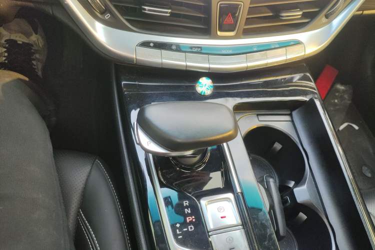 Used Geely Auto Emgrand GT New Energy 2018 1.5T PHEV Yaoxiang Edition Gear Lever