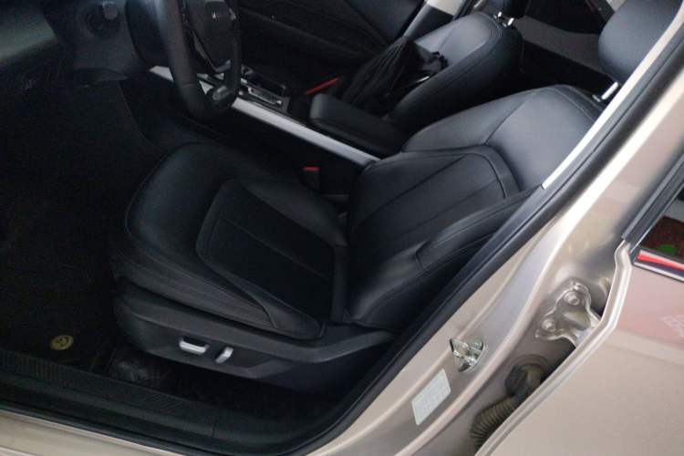 Used Wuling Xingguang 2024 Co-Creation Edition 510 Advanced Model