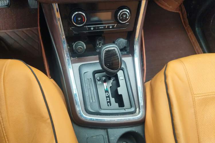 Used Lifan Auto Myway 2017 1.8L Automatic Luxury Model Gear Lever