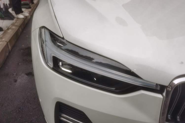 Used Volvo XC60 New Energy 2022 T8 Plug-in Hybrid Long-Range All-Wheel Drive Luxury Edition
