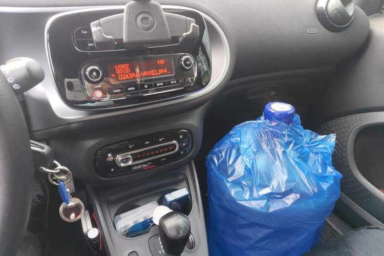 Used smart fortwo 2018 1.0L 52kW Hardtop Passion Edition China V Standard
