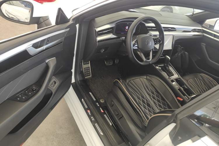 Used Volkswagen FAW-Volkswagen CC 2024 330TSI Ignite Edition
