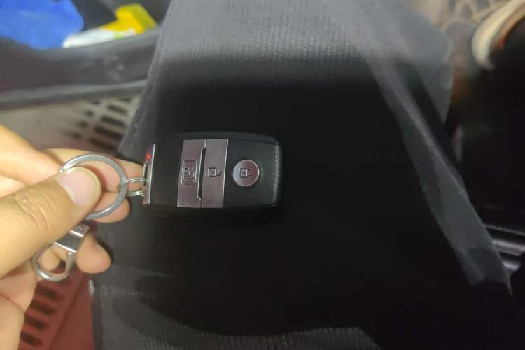 Used Kia Sorento 2015 Sorento L 2.4L Gasoline 4WD Elite Edition 7 Seats China V Emission Standard