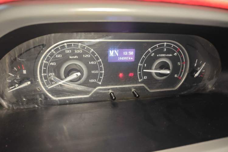 Used SAIC MAXUS Xintu V80  Odometer Close Up