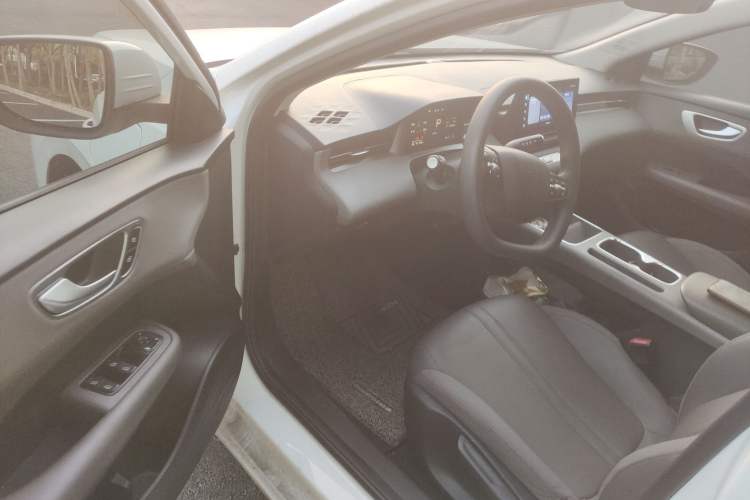 Used Roewe D6 2025 450 km Premium Edition