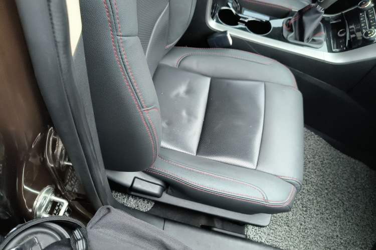 Used Huatai Santa Fe 2017 1.5T Gasoline Manual Two-Wheel-Drive Elite Model
