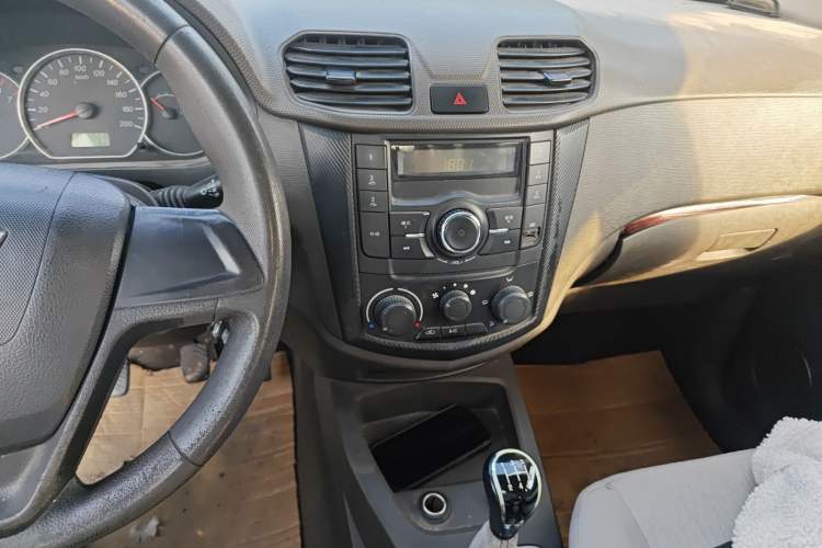 Used Wuling Hongguang 2015 1.5L S Basic Version China V Standard