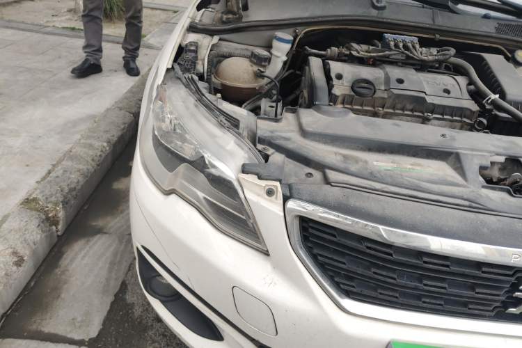 Used Peugeot 301 2017 1.6L Manual Comfort Edition Right Front Headlight