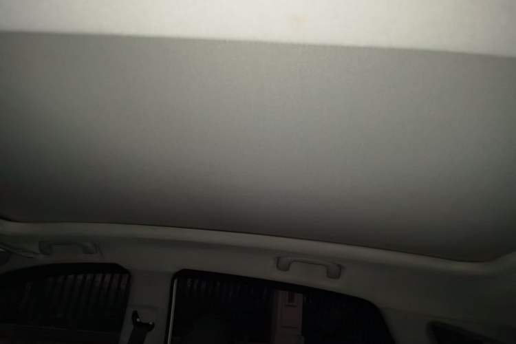 Used MG ZS 2020 Global Bestseller with 1.5L Engine Manual Transmission and a Massive 65-Inch Panoramic Sunroof Version Headliner