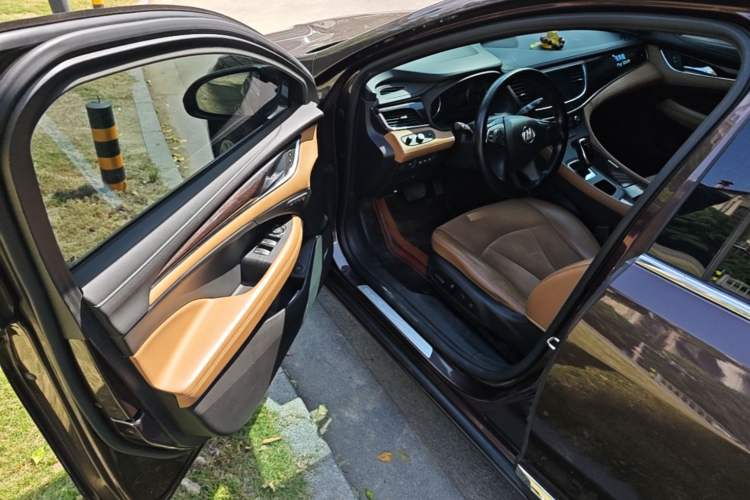 Used Buick LaCrosse 2018 28T Luxury Model
