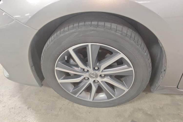 Used Lexus ES 2015 300h Comfort Edition