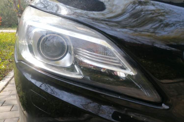 Used Buick LaCrosse 2018 20T Elite Edition Right Front Headlight