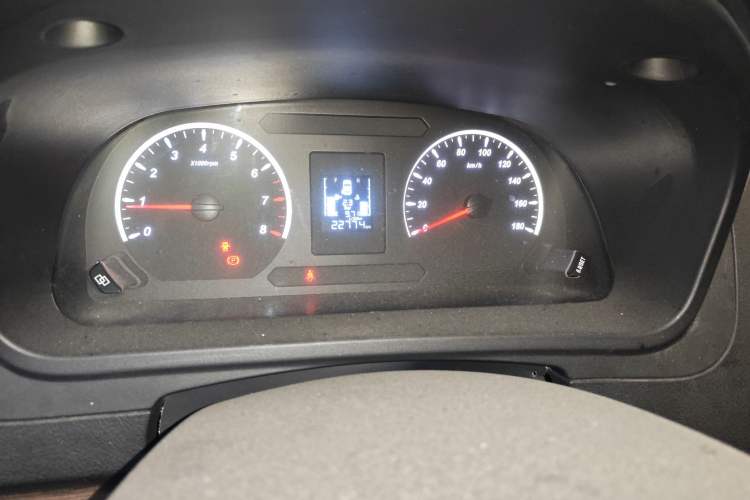 Used FORTHING Lingzhi PLUS 2021 Travel Edition 2.0L Manual Luxury 7-Seater
