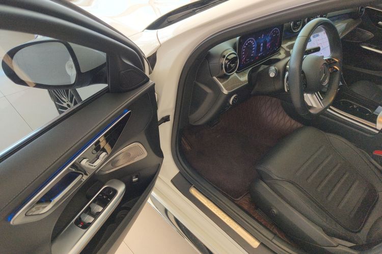 Used Mercedes-Benz C-Class 2023 Revised C 200 L Sport Edition Left Front Seat