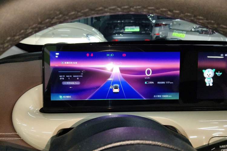 Used Wuling Bingo 2023 333 km Lingxi Connected+ Version
