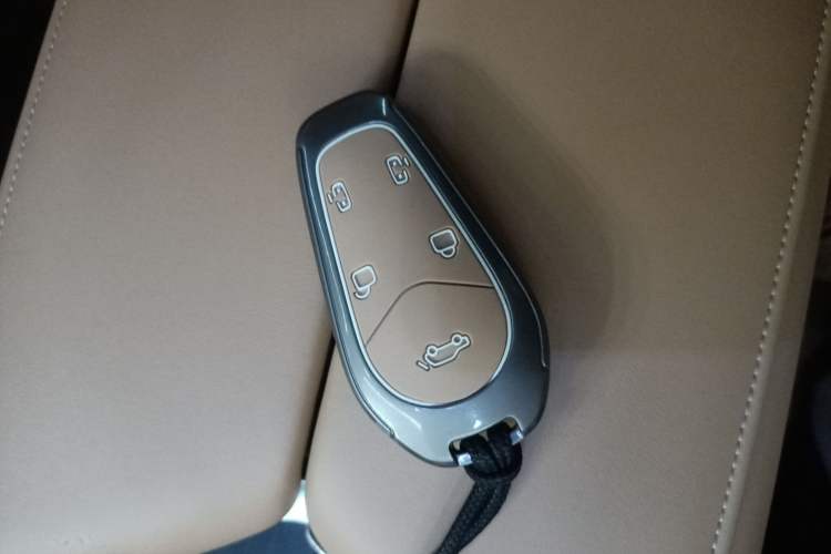 Used VOYAH Dream 2024 PHEV Ultra-Long Range Flagship Edition Vehicle Key