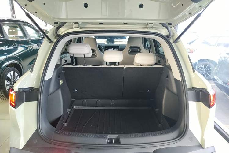 Used BYD Yuan UP 2025 Intelligent Driving Version 401 km Leading Edition
