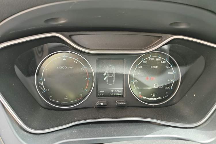 Used Geely Auto Vision X6 2016 1.8L Manual Luxury Model
