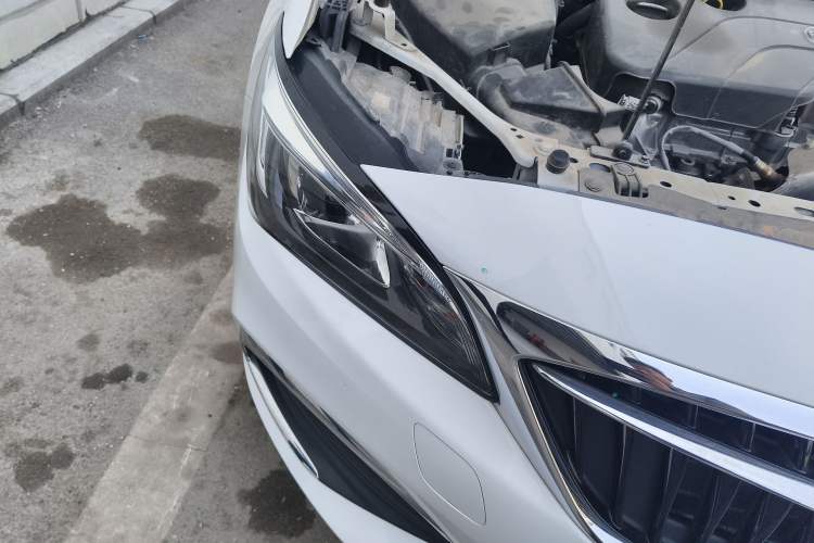 Used Buick Verano 2017 Sedan 15S Automatic Leading Model Right Front Headlight