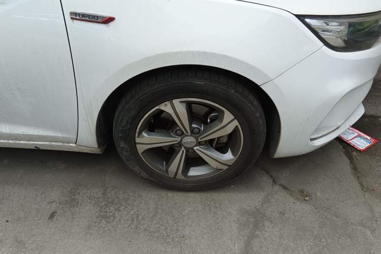 Used Geely Auto Emgrand GL 2018 1.4T Manual Elite Smart Connectivity Version Right Front Wheel Hub