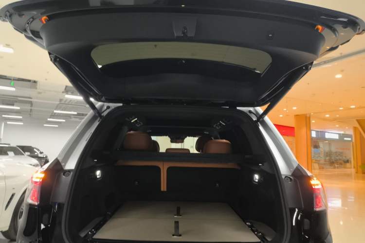 Used Hima AITO M9 2024 Range-Extended Max Edition 42 kWh 5-Seater Version Trunk