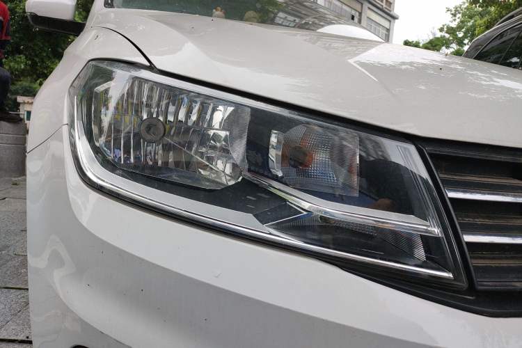 Used Volkswagen Santana 2018 1.5L Manual Fashion Edition Right Front Headlight