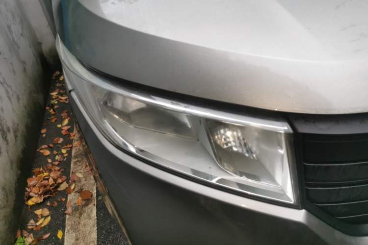 Used Wuling Hongguang PLUS 2019 1.5T Manual Standard Version 7 Seats Right Front Headlight