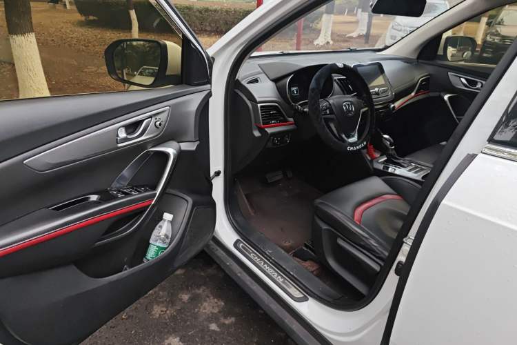 Used Changan CS55 2018 1.5T Automatic Colorful Edition China V Standard
