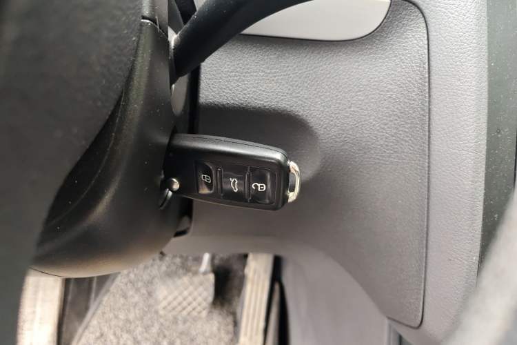 Used Volkswagen Touran 2015 1.4T DSG Comfort Edition 5 Seats Vehicle Key