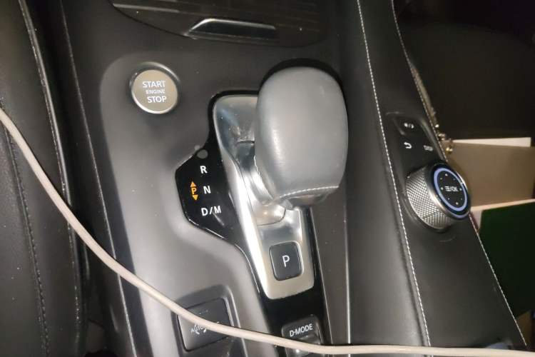 Used Infiniti QX50 2018 2.0T Two-Wheel Drive Fashion Edition Gear Lever