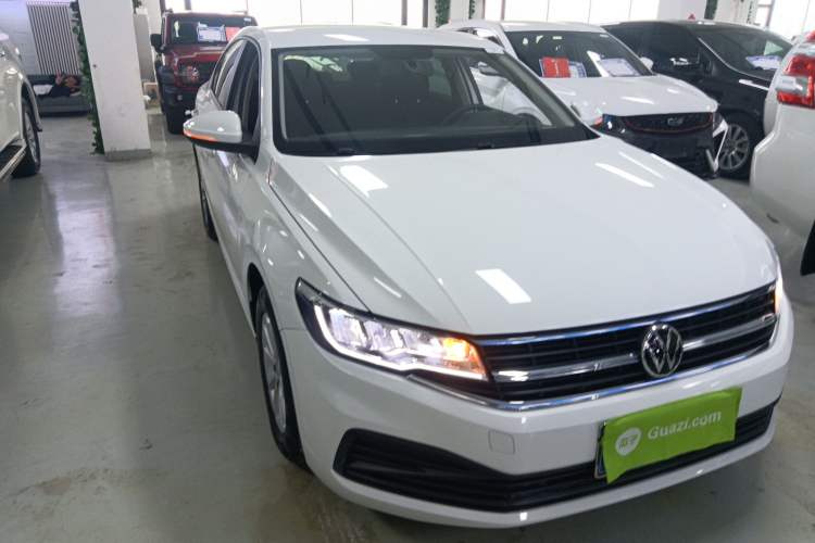 Used Volkswagen Bora 2021 1.5L Automatic Fashionable Smart Connectivity Version Front Right 45 Deg