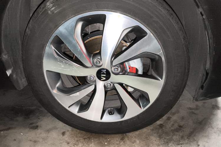 Used Kia KX Cross 2018 1.6L Automatic Dynamic Sunroof Version Right Front Wheel Hub