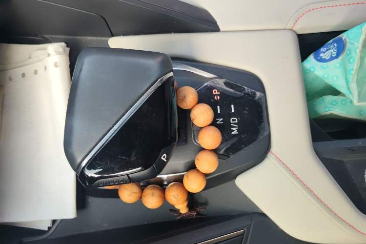 Used Lynk & Co 06 2020 1.5T Tech Pioneer Edition Gear Lever