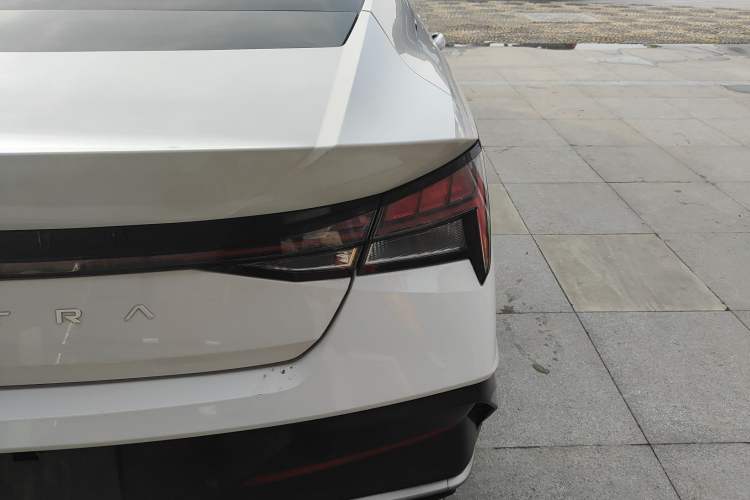 Used Hyundai Elantra 2023 1.5L CVT TOP Flagship Edition Exterior 3