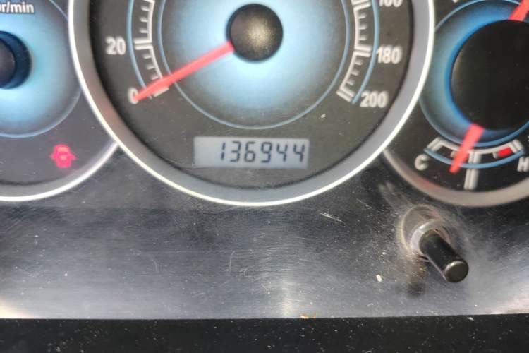 Used FAW Weizhi V5 2012 1.5L Manual Entry-Level Trim