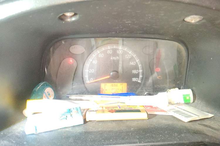 Used Wuling Zhiguang 2020 1.2L Van Utility Model China VI Emission Standard 2 Seats LSI