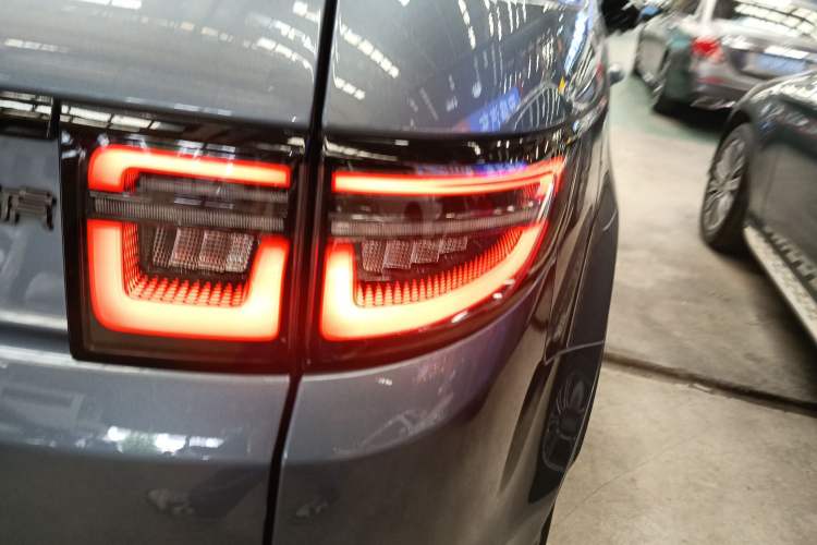 Used Land Rover Discovery Sport 2020 249 PS R-Dynamic Performance Edition Right Rear Taillight