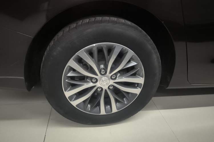 Used Buick GL8 2021 ES Land Cruiser 653T Luxury Edition Right Rear Wheel Hub