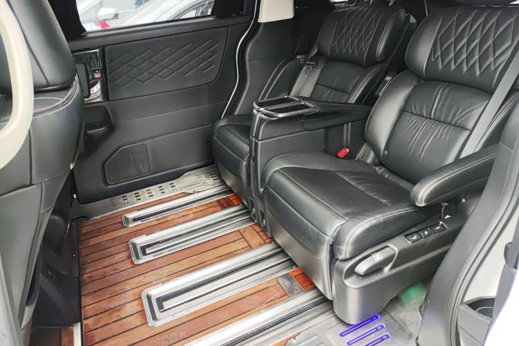 Used Honda Elysion 2019 2.0L Hybrid Luxury Edition
