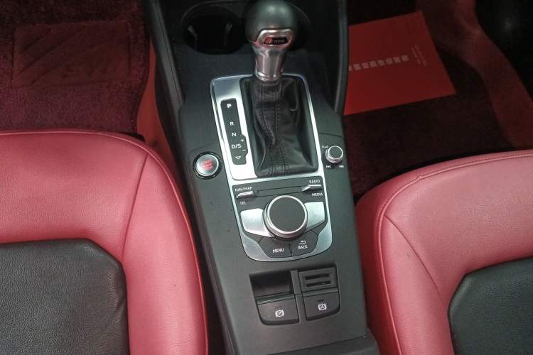 Used Audi A3 2020 Restyled Limousine 35 TFSI Ambition Version China VI
