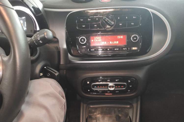 Used smart forfour 2016 1.0L 52 kW Passion Edition
