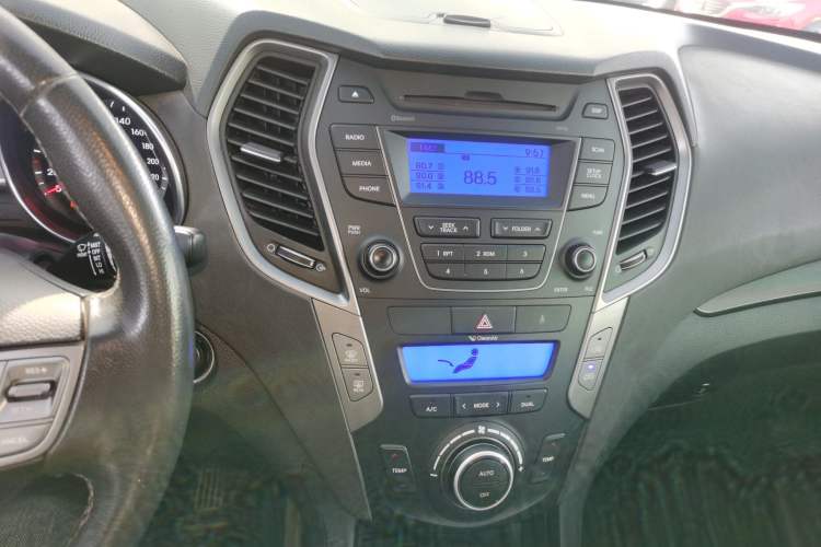 Used Hyundai Santa Fe 2013 2.4L Automatic Two-Wheel Drive Smart Version