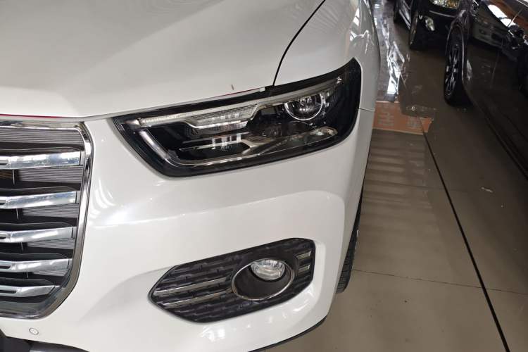 Used Haval H6 2017 Red-Label 1.3T Automatic Two-Wheel Drive ZhiShang Model Left Front Headlight